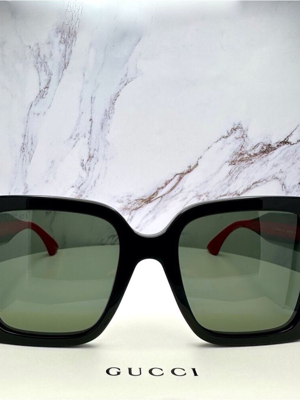STYLISH New GUCCI Sunglasses Black Gold 3D Metal Logo Square Red Green Web Arms